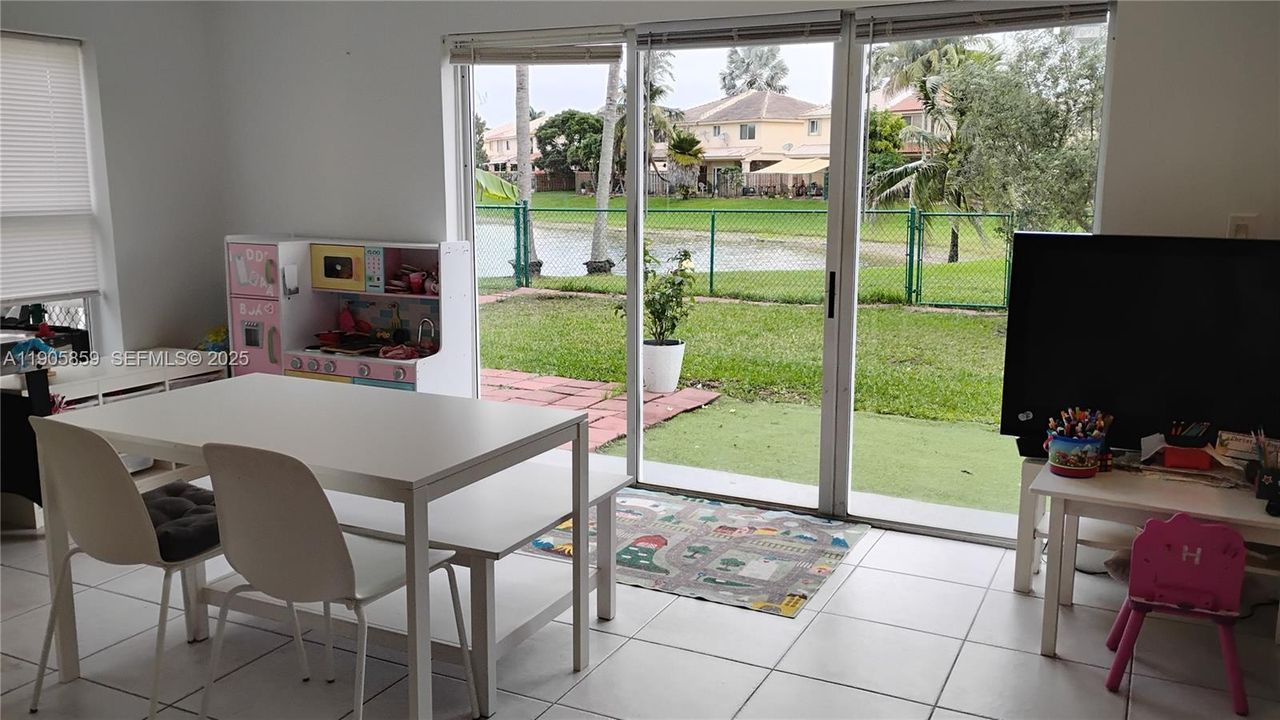 For Sale: $750,000 (4 beds, 2 baths, 2293 Square Feet)