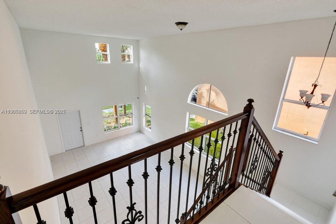 For Sale: $750,000 (4 beds, 2 baths, 2293 Square Feet)