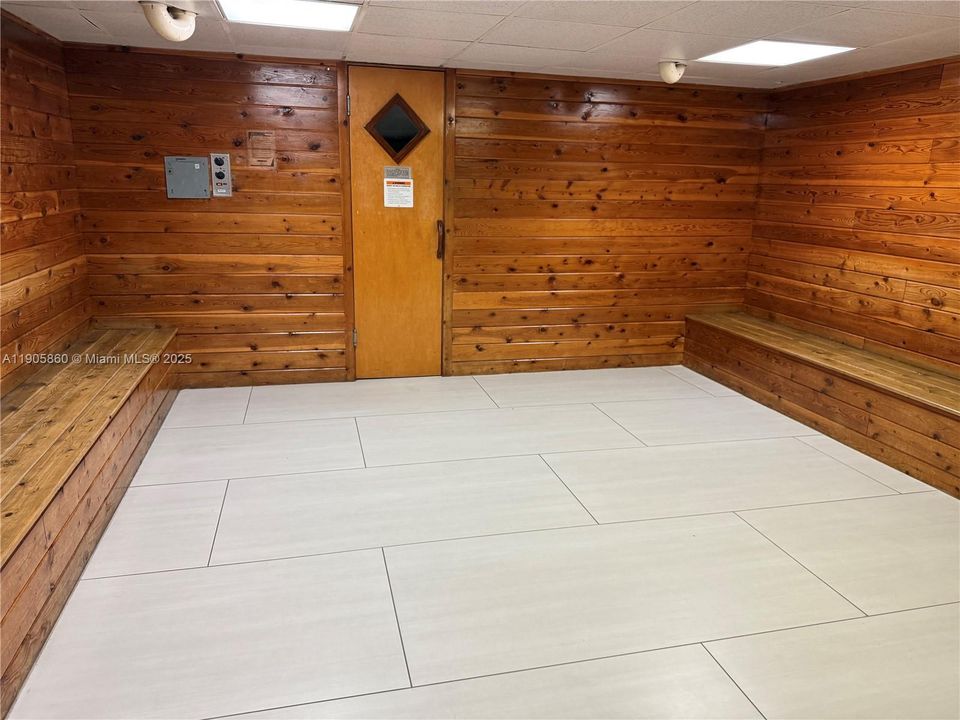 For Rent: $2,500 (1 beds, 1 baths, 700 Square Feet)