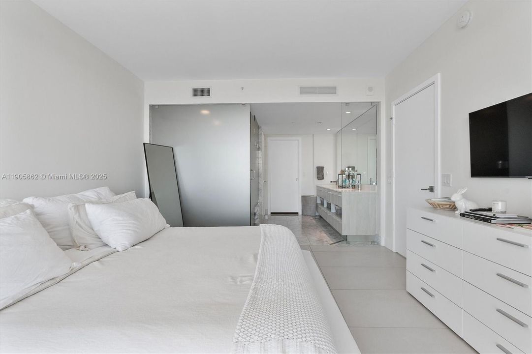 For Sale: $1,650,000 (3 beds, 3 baths, 1634 Square Feet)