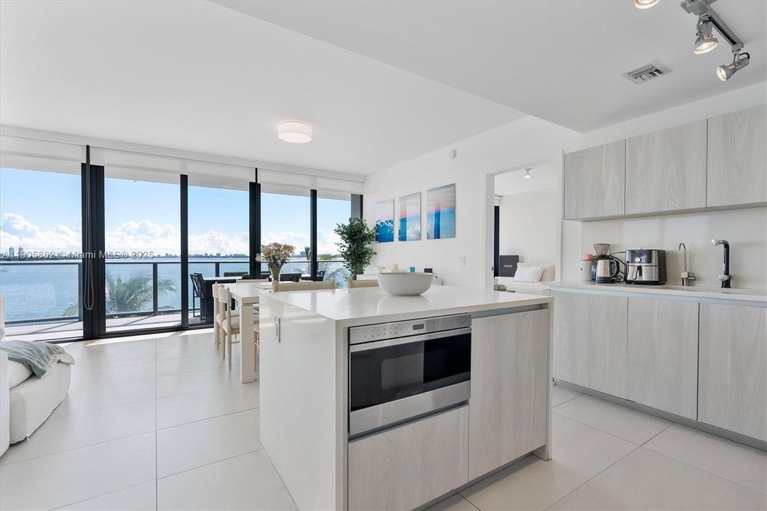 For Sale: $1,650,000 (3 beds, 3 baths, 1634 Square Feet)