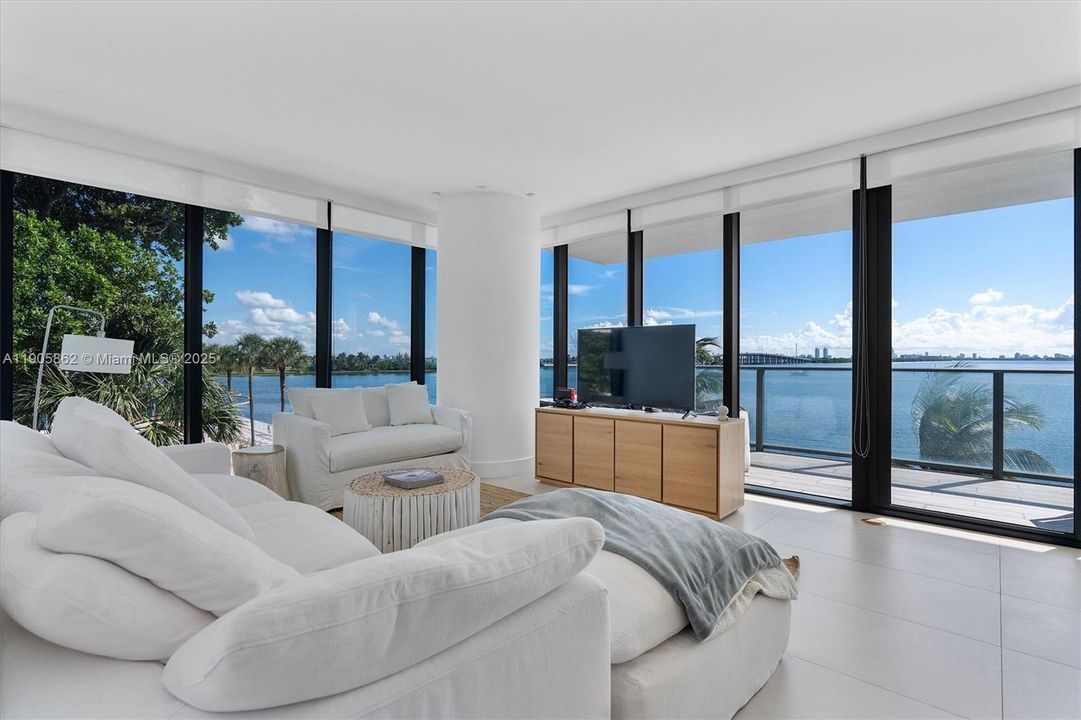 For Sale: $1,650,000 (3 beds, 3 baths, 1634 Square Feet)