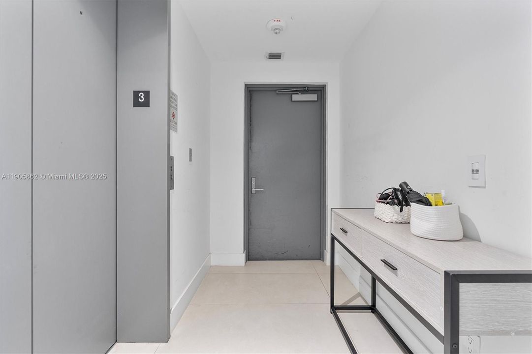 For Sale: $1,650,000 (3 beds, 3 baths, 1634 Square Feet)