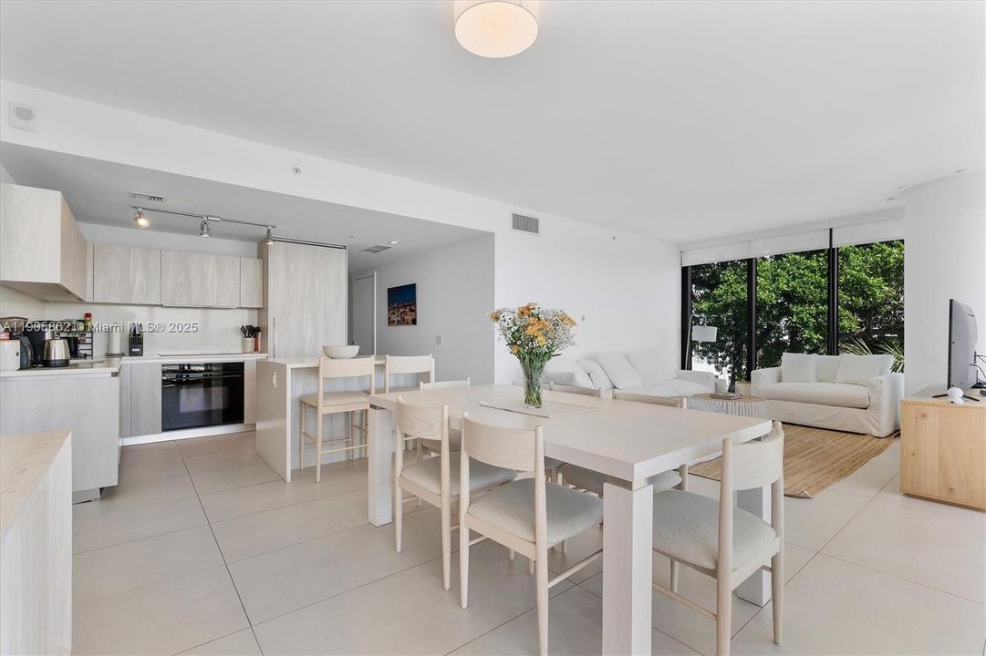 For Sale: $1,650,000 (3 beds, 3 baths, 1634 Square Feet)