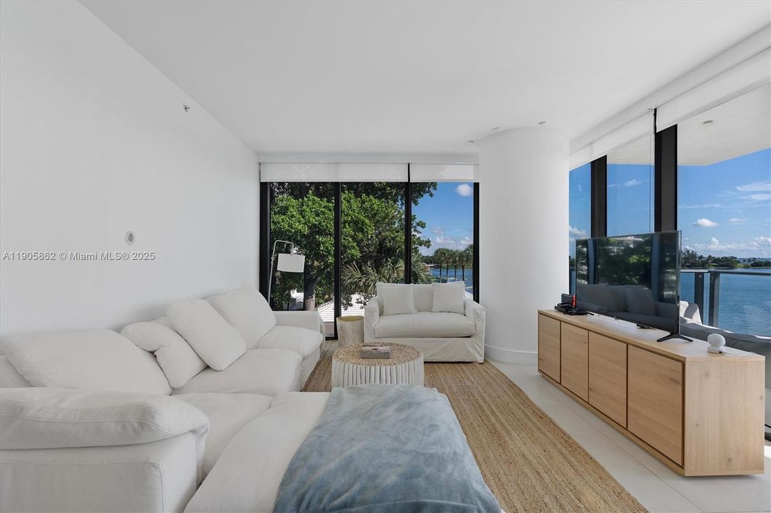 For Sale: $1,650,000 (3 beds, 3 baths, 1634 Square Feet)