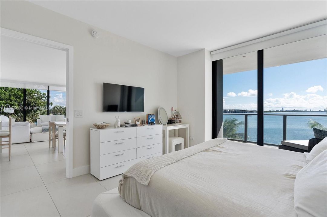 For Sale: $1,650,000 (3 beds, 3 baths, 1634 Square Feet)