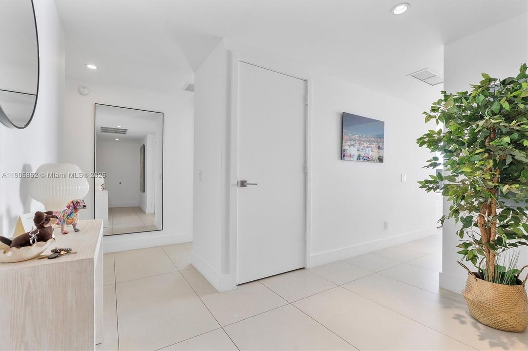 For Sale: $1,650,000 (3 beds, 3 baths, 1634 Square Feet)