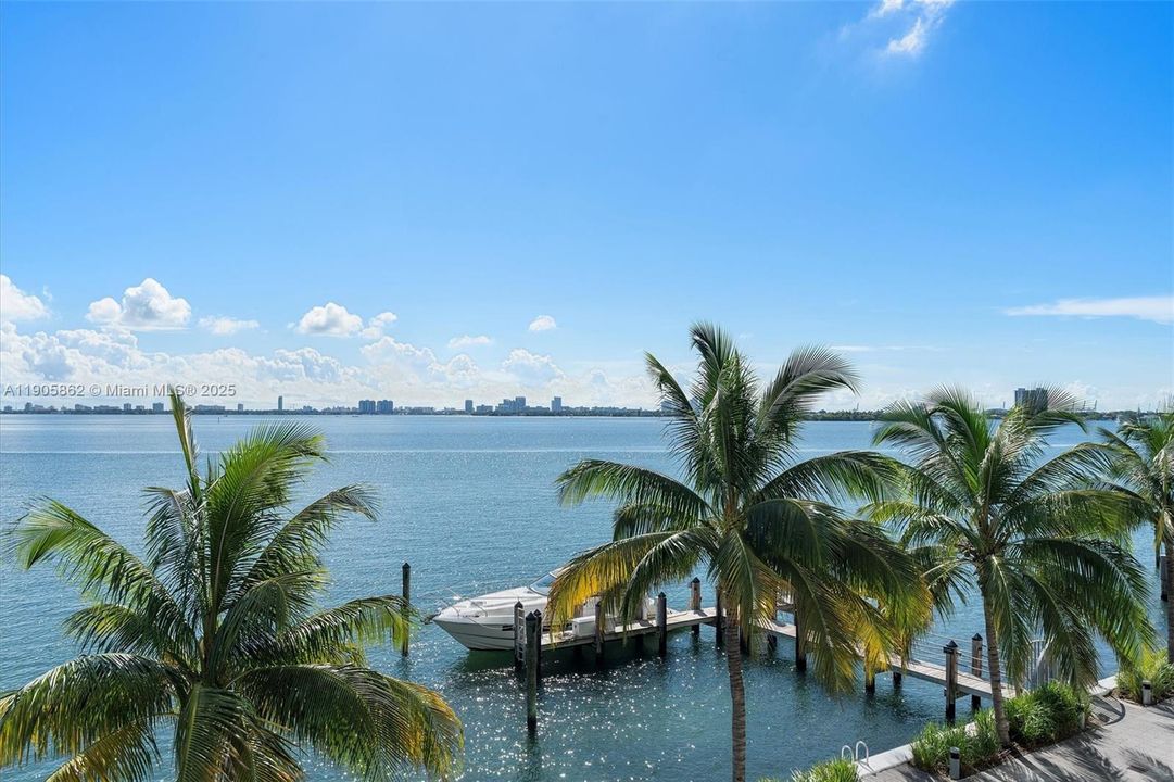 For Sale: $1,650,000 (3 beds, 3 baths, 1634 Square Feet)