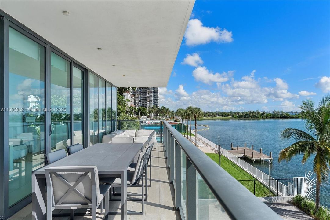 For Sale: $1,650,000 (3 beds, 3 baths, 1634 Square Feet)