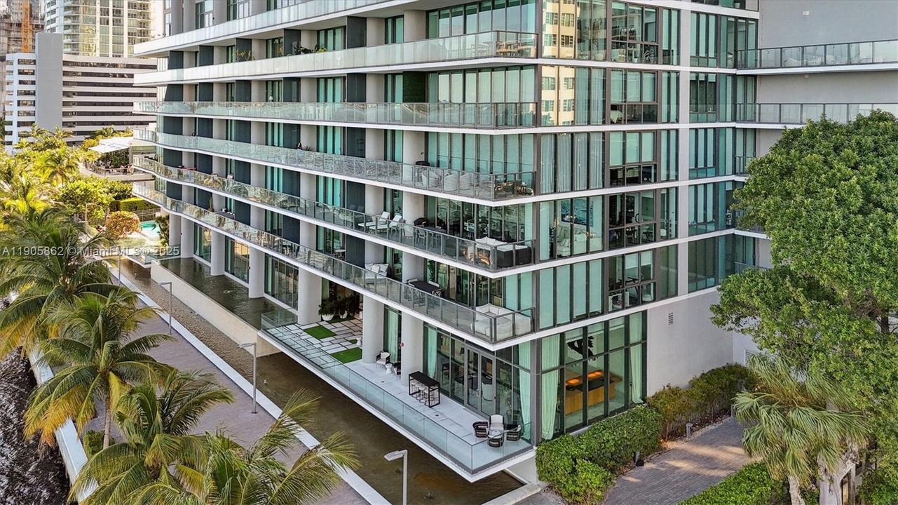 For Sale: $1,650,000 (3 beds, 3 baths, 1634 Square Feet)