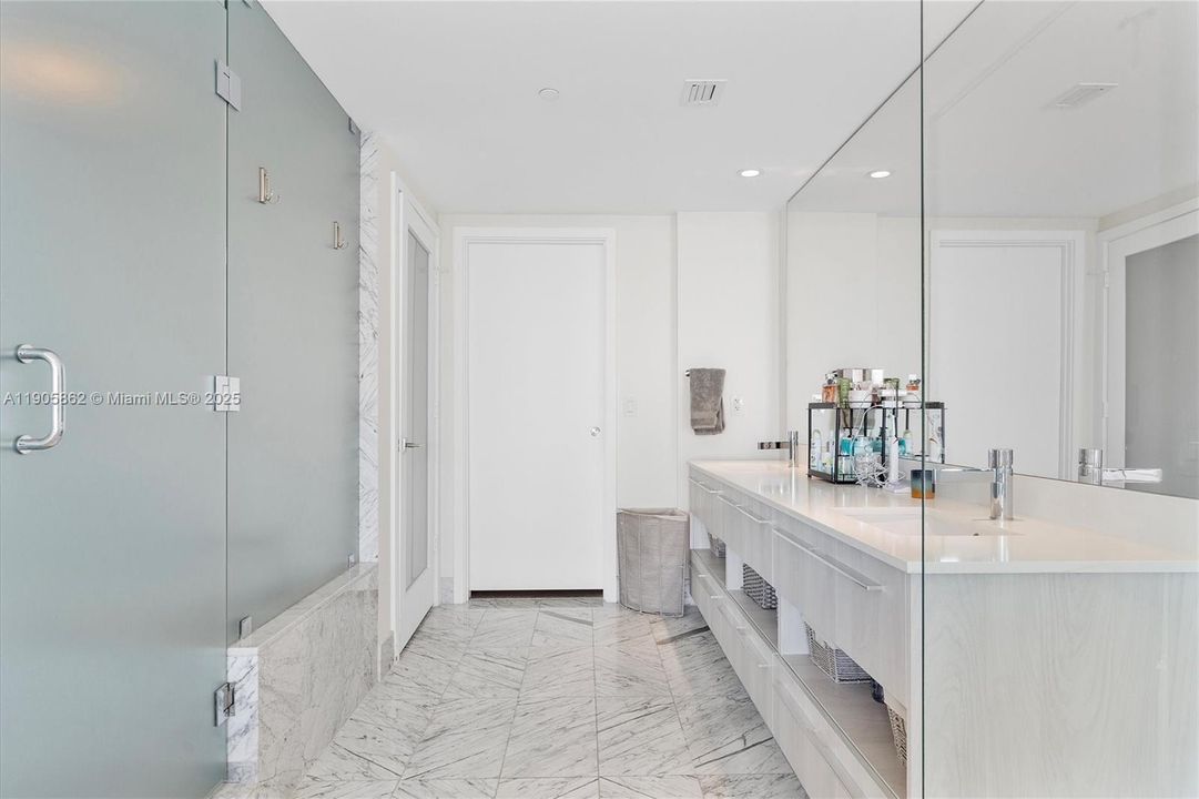 For Sale: $1,650,000 (3 beds, 3 baths, 1634 Square Feet)