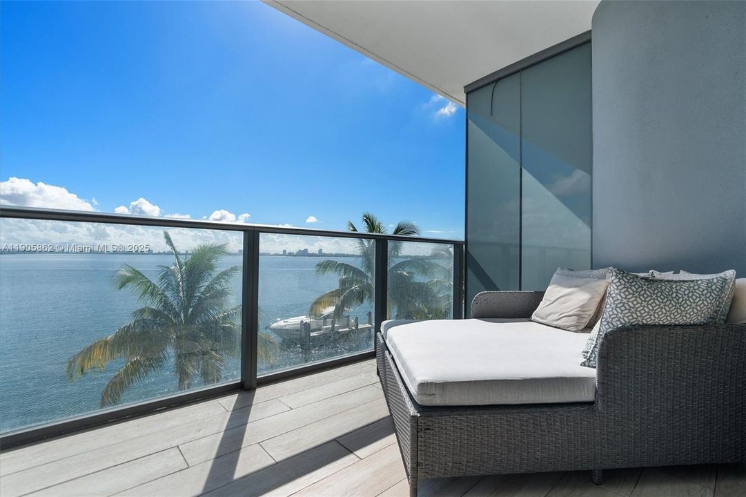 For Sale: $1,650,000 (3 beds, 3 baths, 1634 Square Feet)