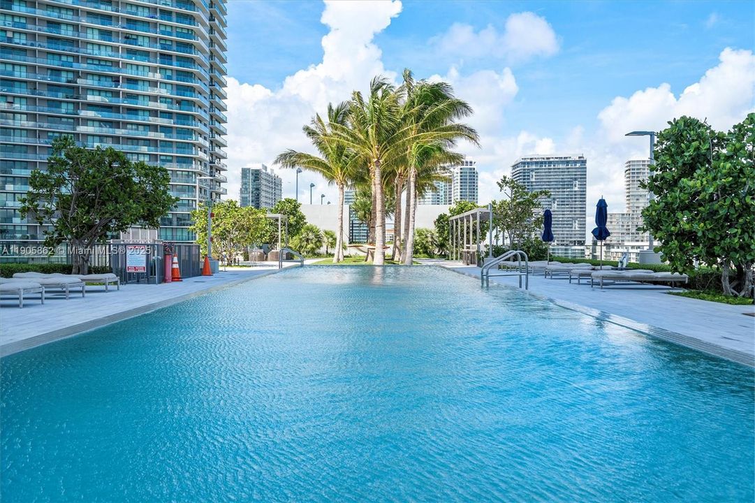 For Sale: $1,650,000 (3 beds, 3 baths, 1634 Square Feet)