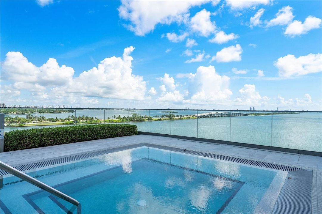 For Sale: $1,650,000 (3 beds, 3 baths, 1634 Square Feet)