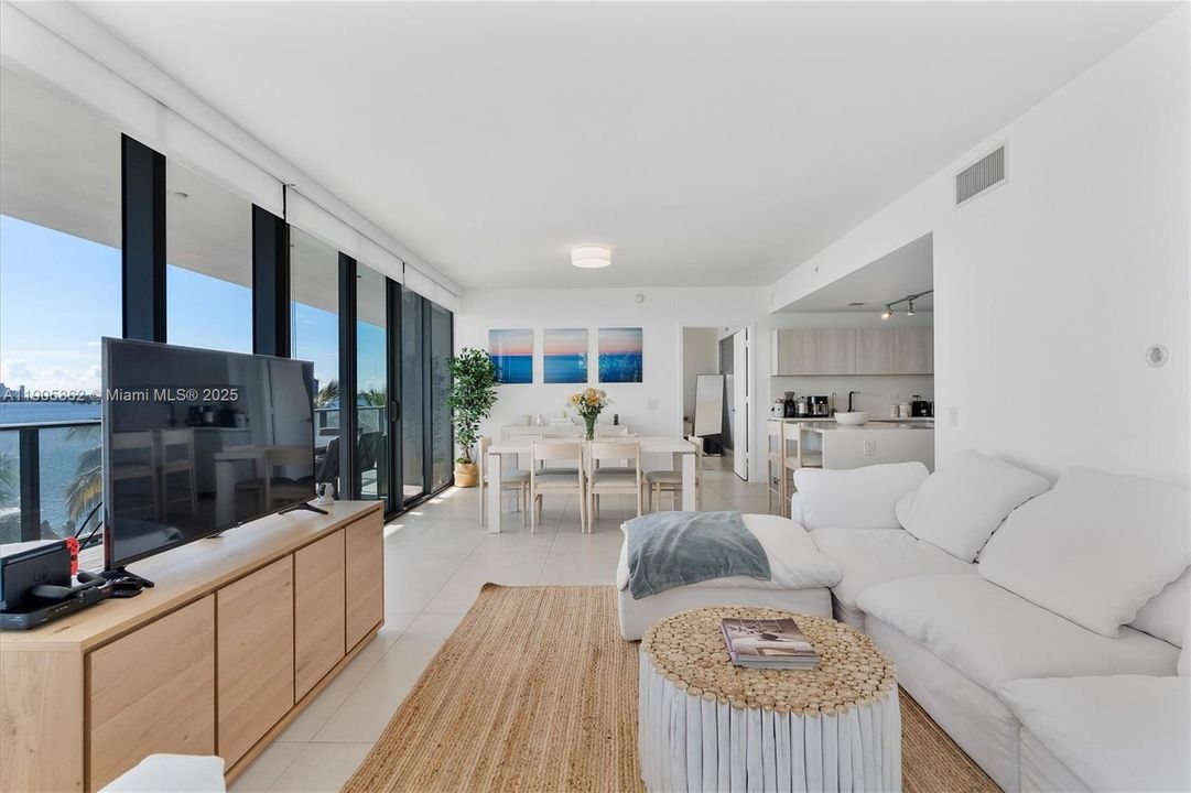 For Sale: $1,650,000 (3 beds, 3 baths, 1634 Square Feet)