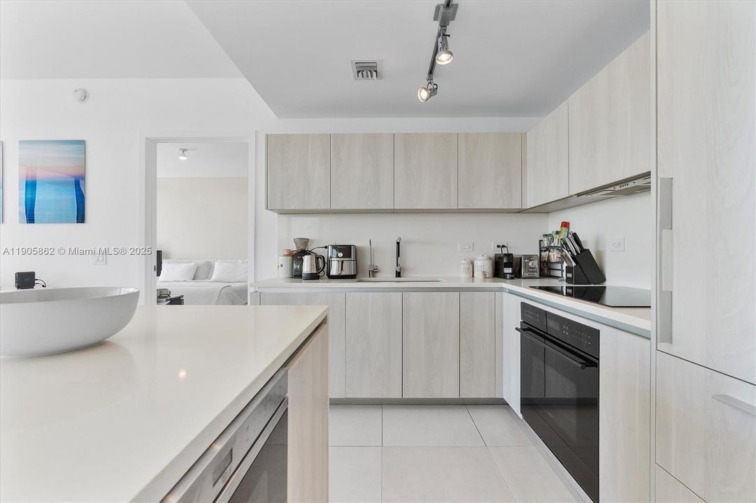 For Sale: $1,650,000 (3 beds, 3 baths, 1634 Square Feet)