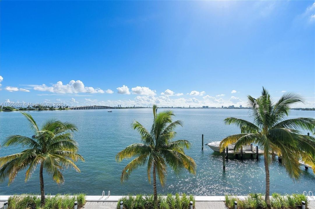 For Sale: $1,650,000 (3 beds, 3 baths, 1634 Square Feet)