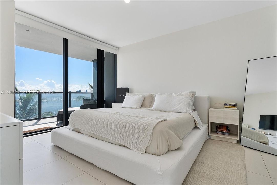 For Sale: $1,650,000 (3 beds, 3 baths, 1634 Square Feet)