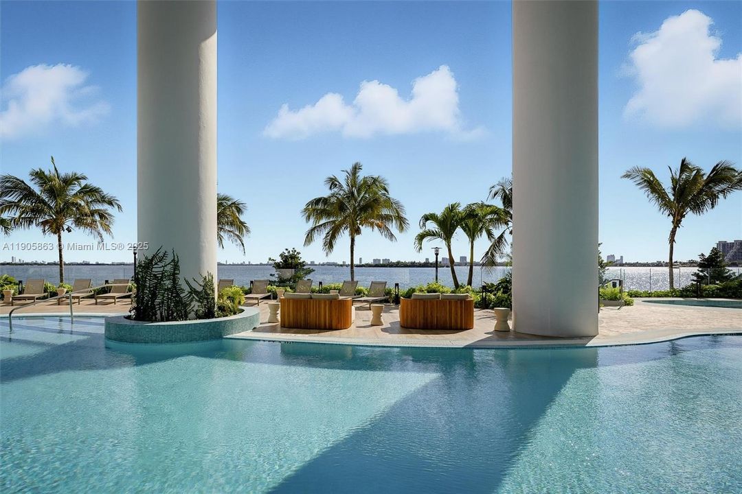 For Rent: $6,000 (1 beds, 2 baths, 1028 Square Feet)