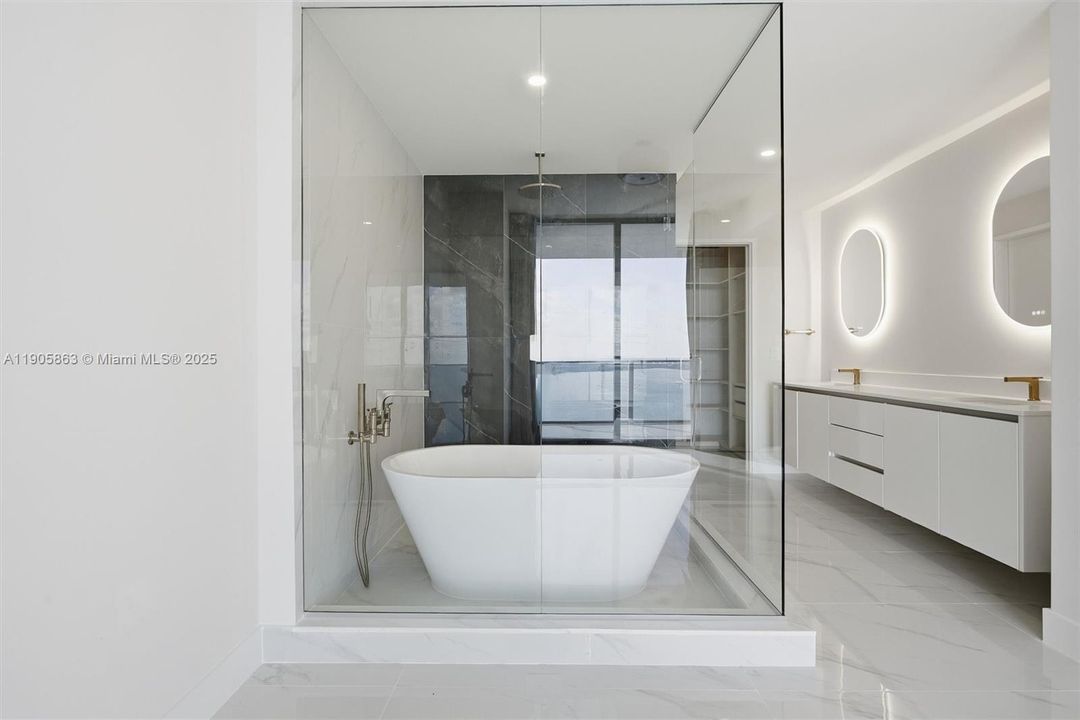 For Rent: $6,000 (1 beds, 2 baths, 1028 Square Feet)