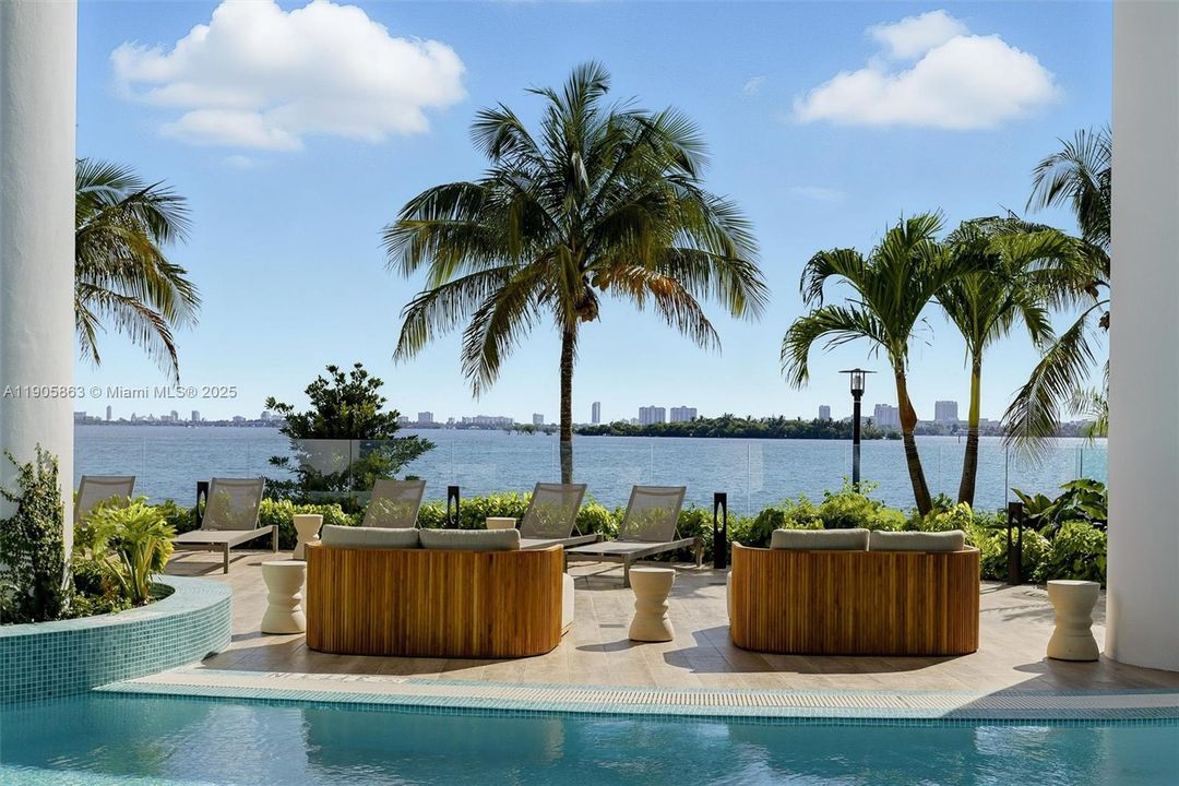 For Rent: $6,000 (1 beds, 2 baths, 1028 Square Feet)