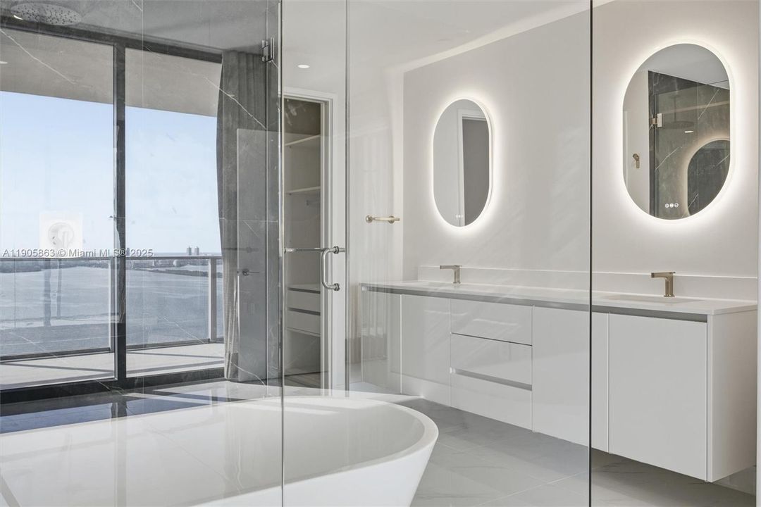 For Rent: $6,000 (1 beds, 2 baths, 1028 Square Feet)