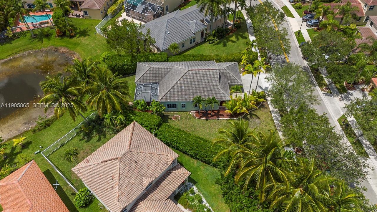 For Sale: $742,000 (3 beds, 2 baths, 1556 Square Feet)