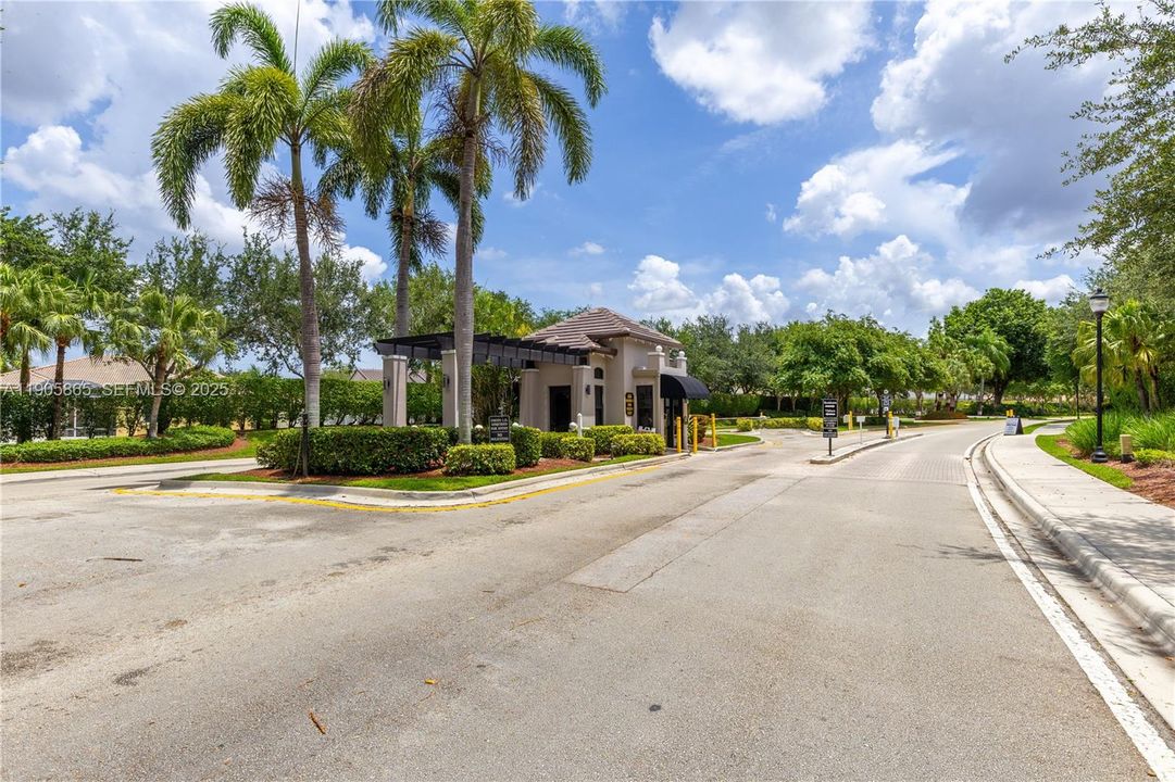 For Sale: $742,000 (3 beds, 2 baths, 1556 Square Feet)