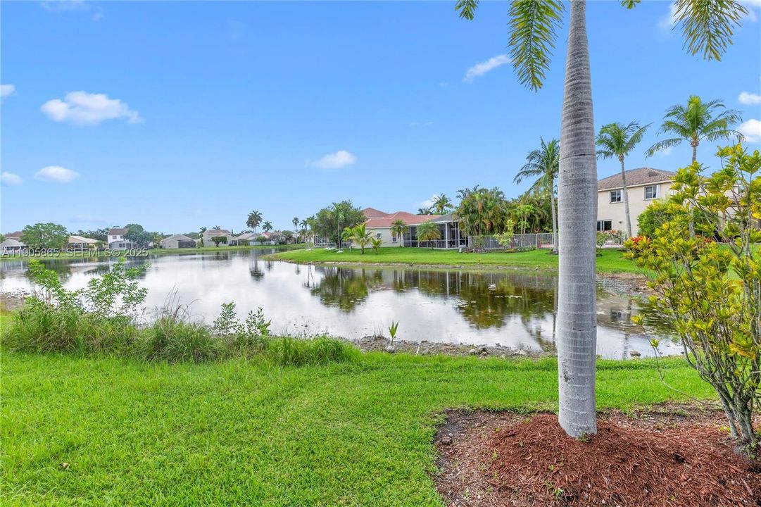 For Sale: $742,000 (3 beds, 2 baths, 1556 Square Feet)