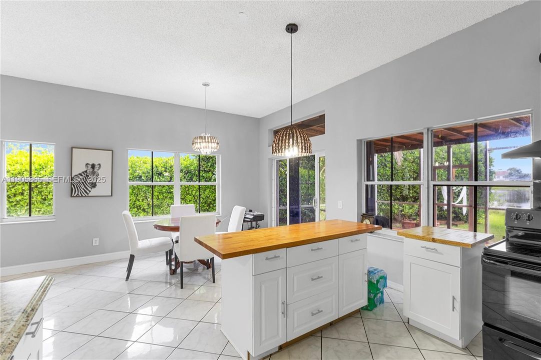 For Sale: $742,000 (3 beds, 2 baths, 1556 Square Feet)