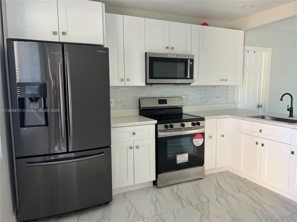 出租: $2,800 (3 贝兹, 2 浴室, 1340 平方英尺)