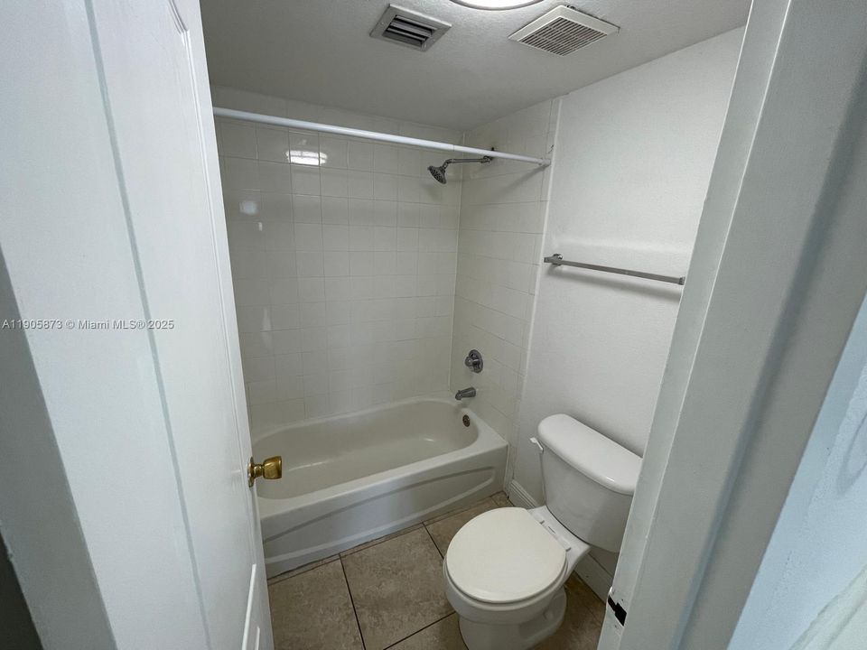 最近租的: $2,000 (2 贝兹, 2 浴室, 1061 平方英尺)