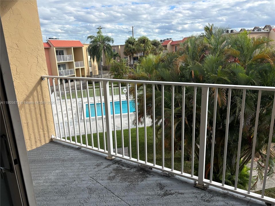 最近租的: $2,000 (2 贝兹, 2 浴室, 1061 平方英尺)