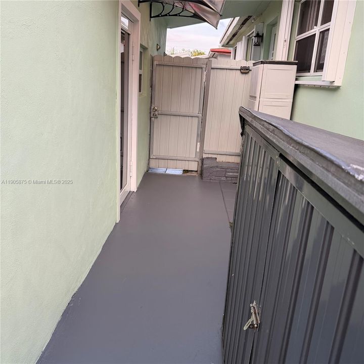 Recently Rented: $1,550 (0 beds, 1 baths, 1014 Square Feet)