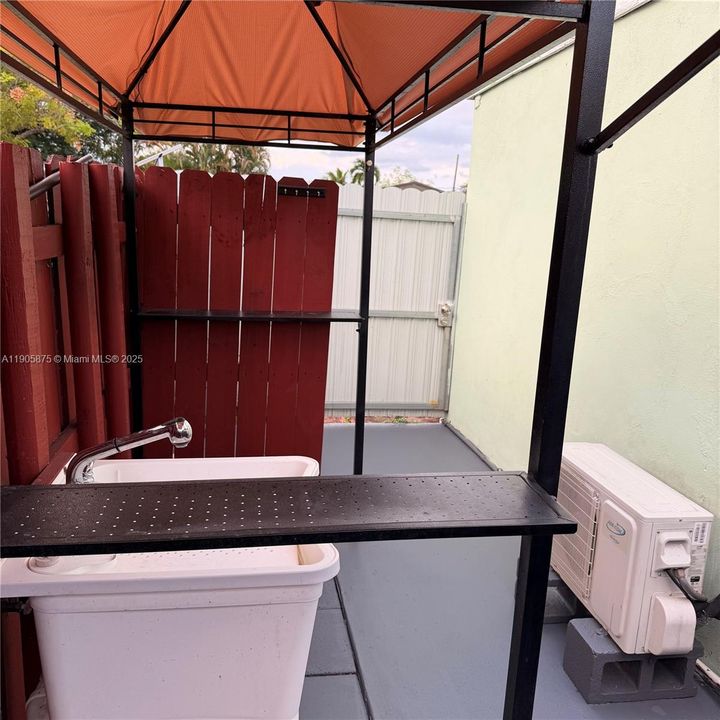 Recently Rented: $1,550 (0 beds, 1 baths, 1014 Square Feet)