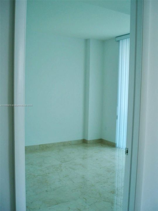 Под контрактом: $2,598 (1 спален, 1 ванн, 693 Квадратных фут)