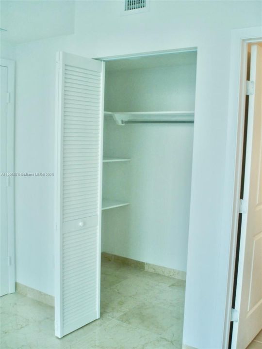 Под контрактом: $2,598 (1 спален, 1 ванн, 693 Квадратных фут)