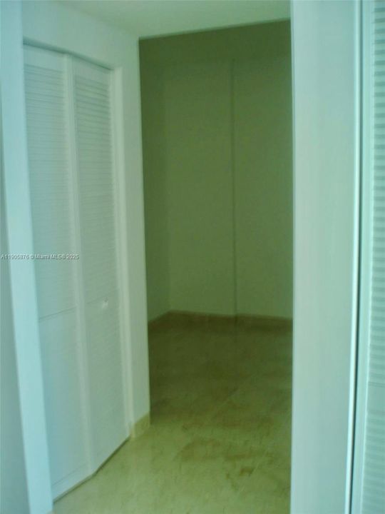 Под контрактом: $2,598 (1 спален, 1 ванн, 693 Квадратных фут)