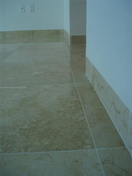 Под контрактом: $2,598 (1 спален, 1 ванн, 693 Квадратных фут)