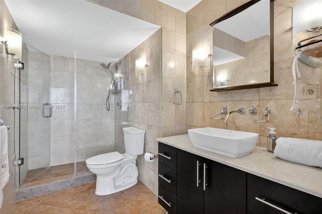 For Sale: $825,000 (2 beds, 2 baths, 1455 Square Feet)