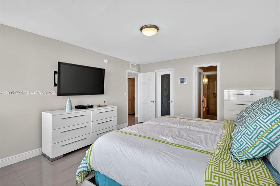 For Sale: $825,000 (2 beds, 2 baths, 1455 Square Feet)