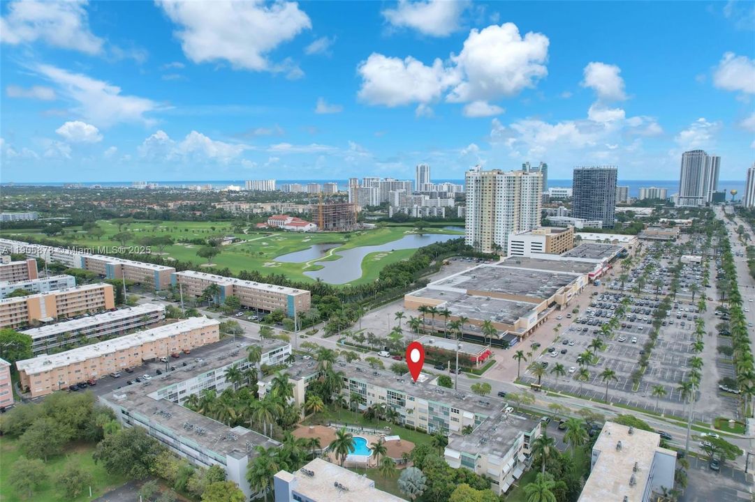 合同活跃: $1,500 (1 贝兹, 1 浴室, 732 平方英尺)