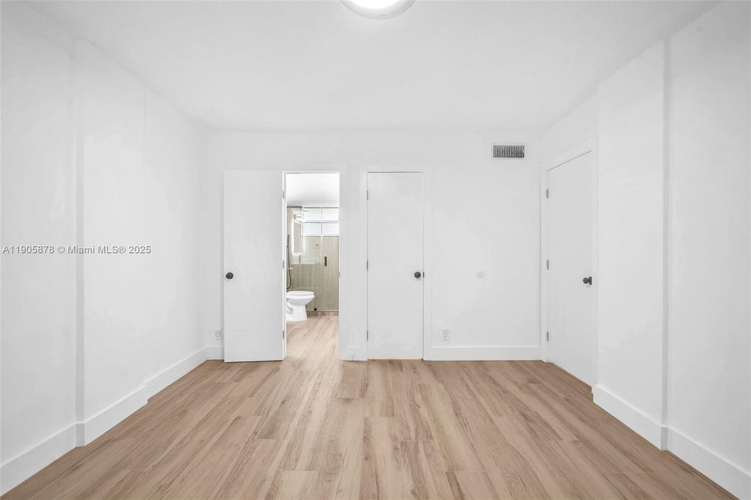 合同活跃: $1,500 (1 贝兹, 1 浴室, 732 平方英尺)