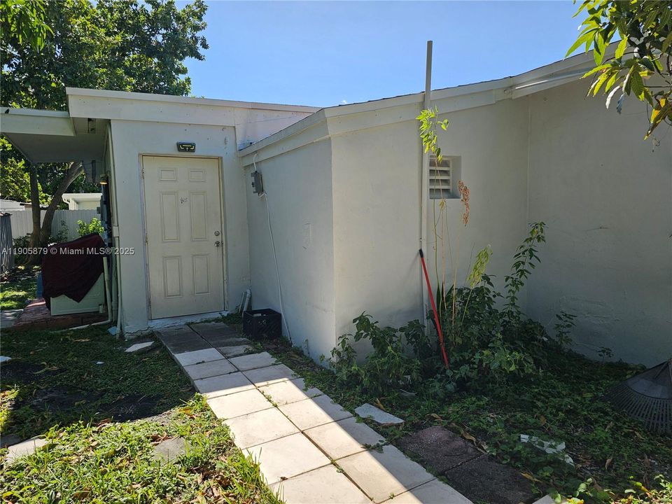 待售: $550,000 (4 贝兹, 2 浴室, 1232 平方英尺)