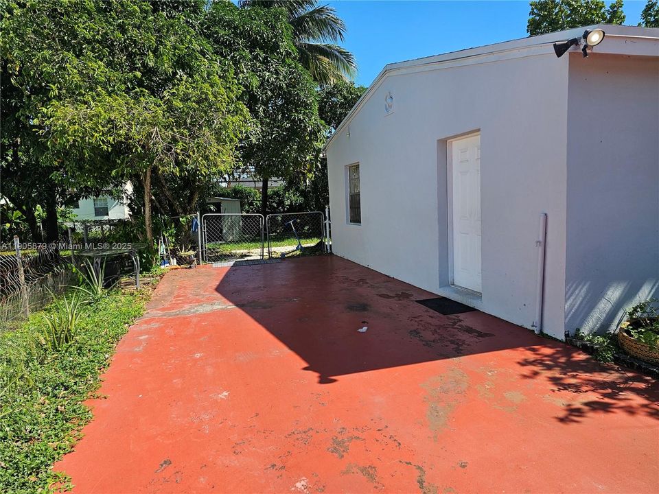 待售: $550,000 (4 贝兹, 2 浴室, 1232 平方英尺)