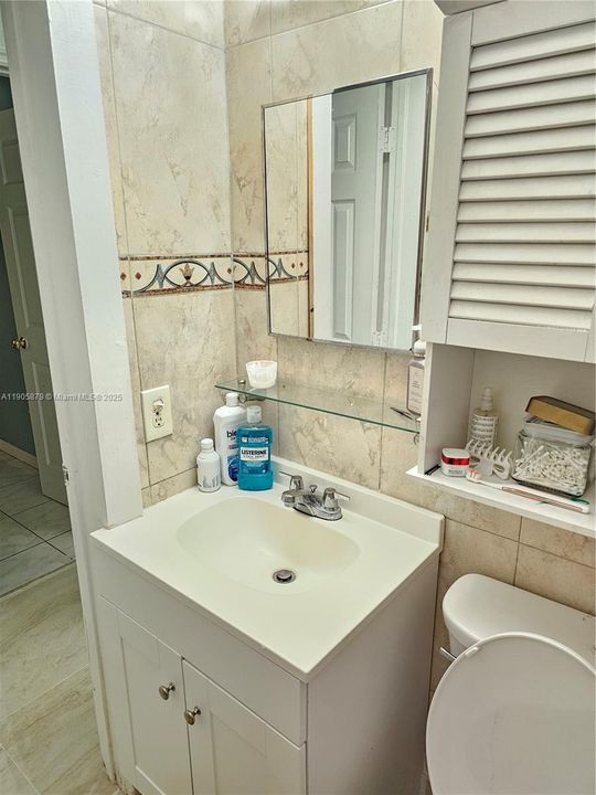 待售: $550,000 (4 贝兹, 2 浴室, 1232 平方英尺)