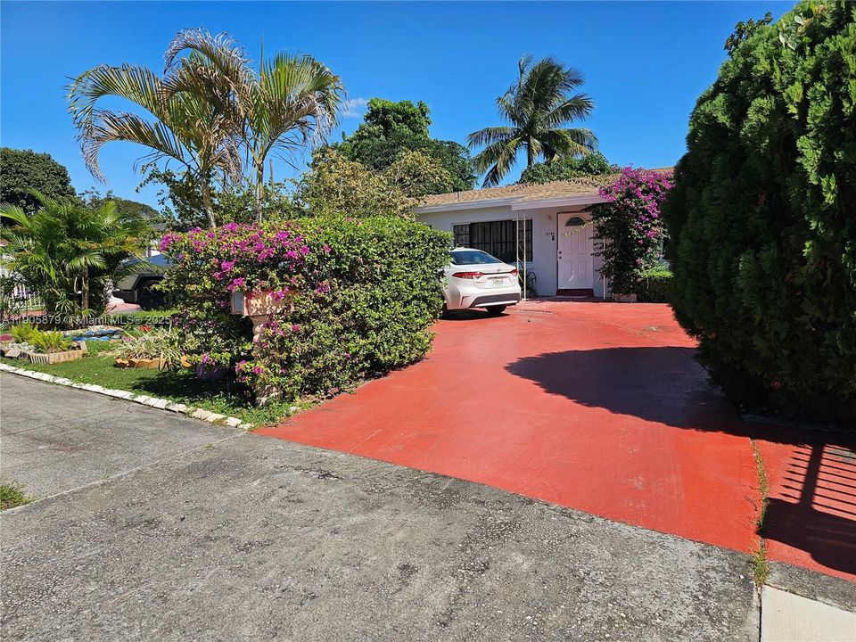 待售: $550,000 (4 贝兹, 2 浴室, 1232 平方英尺)