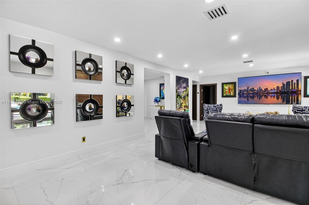 На продажу: $2,989,900 (7 спален, 7 ванн, 6750 Квадратных фут)