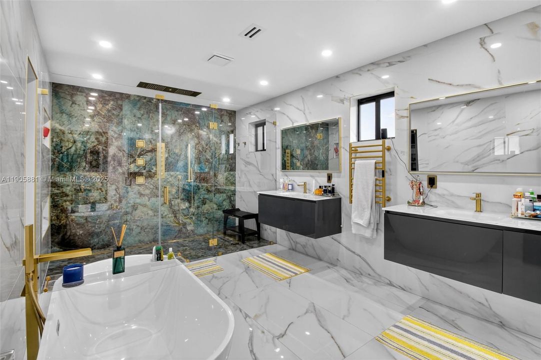 На продажу: $2,989,900 (7 спален, 7 ванн, 6750 Квадратных фут)