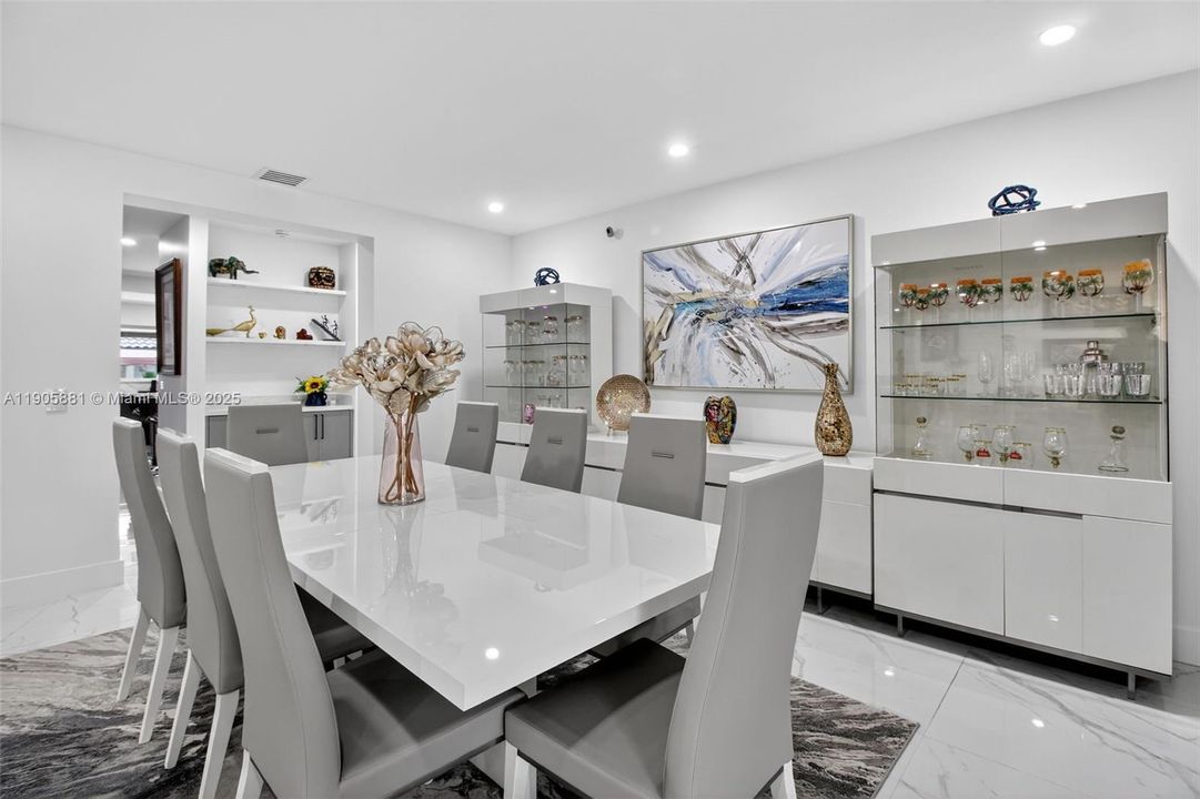 На продажу: $2,989,900 (7 спален, 7 ванн, 6750 Квадратных фут)